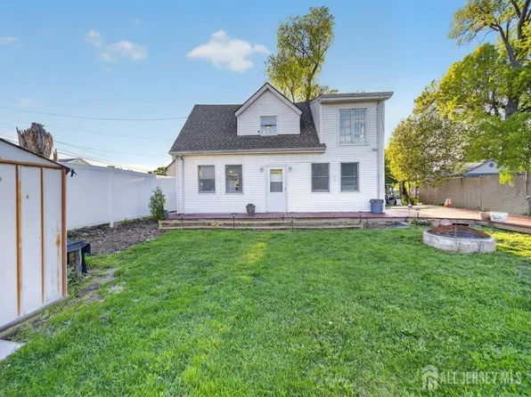 109 Bernard St, Carteret, NJ 07008