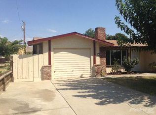 848 N Pine St, Woodlake, CA 93286
