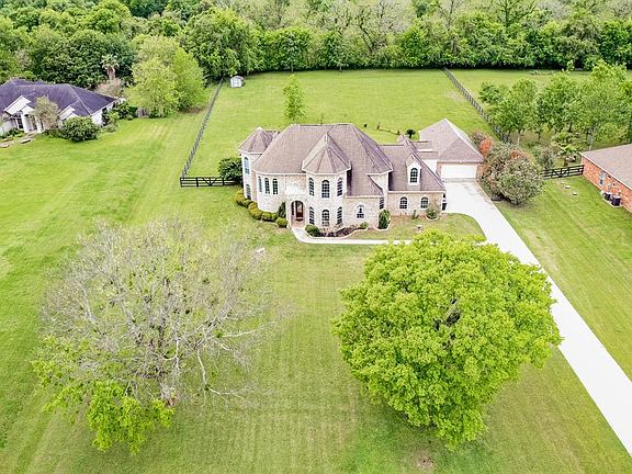3rd image of 1319 Brazoswood Pl