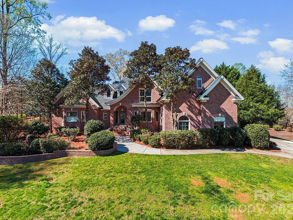 1st image of 4916 Samuel Pinckney Dr