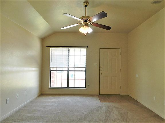 2nd image of 1404 Nicholas Cir APT B