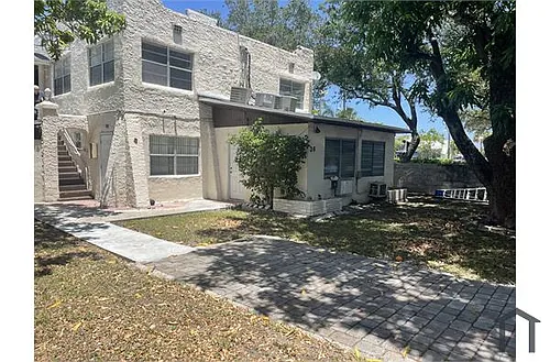 36 SW 14th St Photo 1
