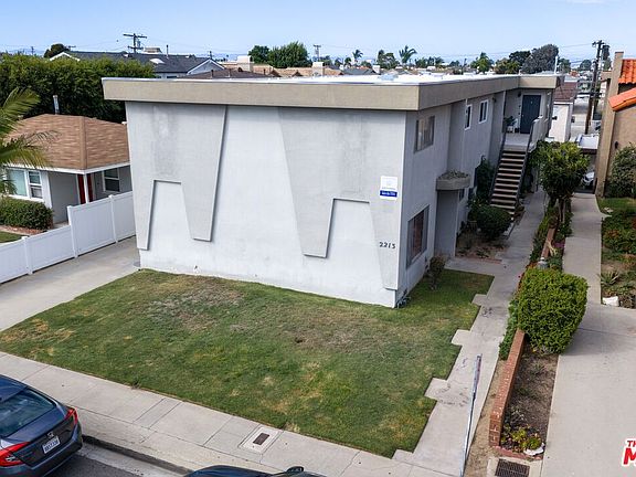 3rd image of 2213 Nelson Ave