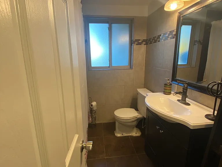 105 N Green Dr — Photo 4