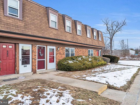 2nd image of 845 Henri Ct