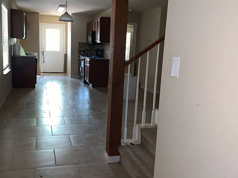 927 Parkplace Rdg — Photo 3