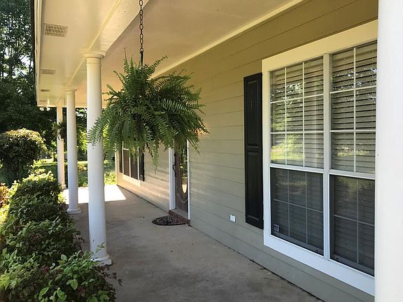 2nd image of 1012 Hidden Meadow Ln
