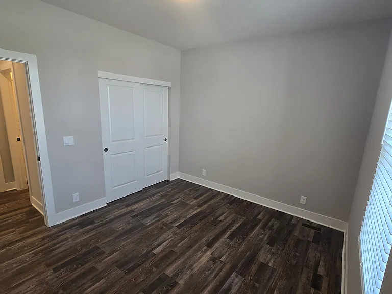 17523 Greenleaf St — Photo 22