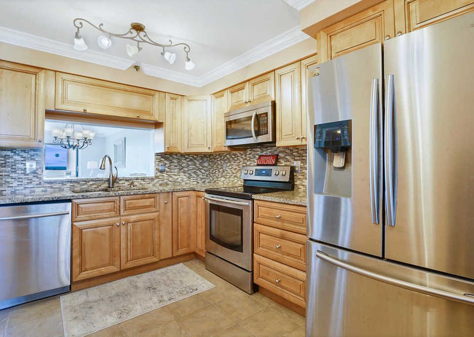 1st image of 7240 Huntington Ln APT 805