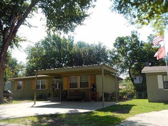 2nd image of 1734 Hillcrest St