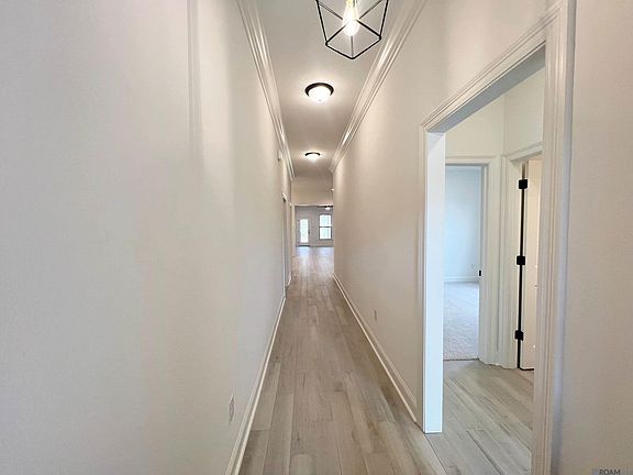 2nd image of 38398 Queen St
