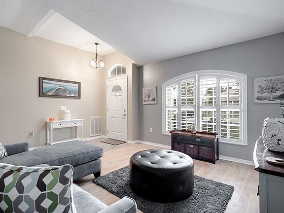4th image of 1429 Watermill Cir