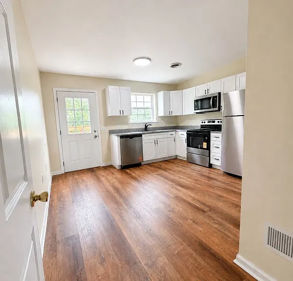 3496 Linden St #UPPER — Photo 9