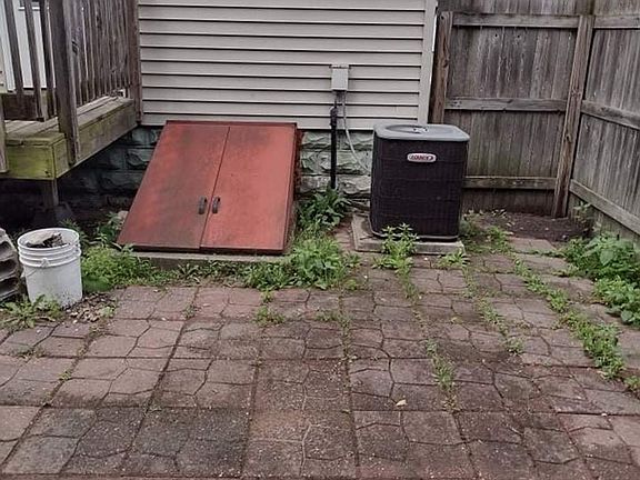 4th image of 338 Hattie St