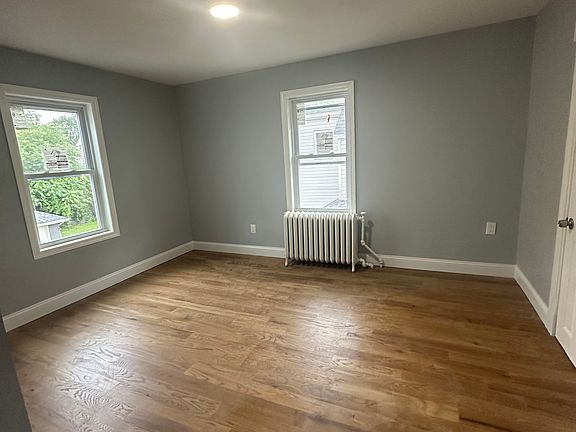 2nd image of 227 Taylor St Floor 1