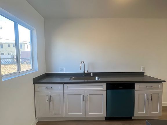 5th image of 924 N Kingsley Dr APT 1