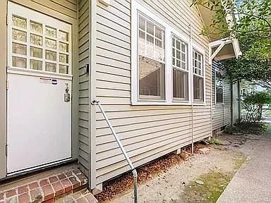 2nd image of 1921 Audubon St