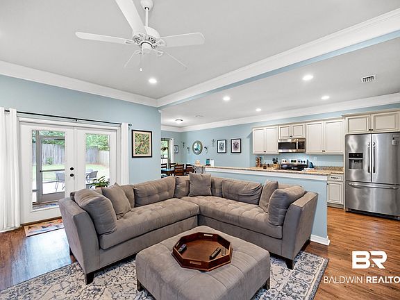 5th image of 510 Rolling Hill Cir