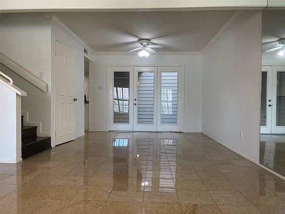 5th image of 1908 Augusta Dr APT 4