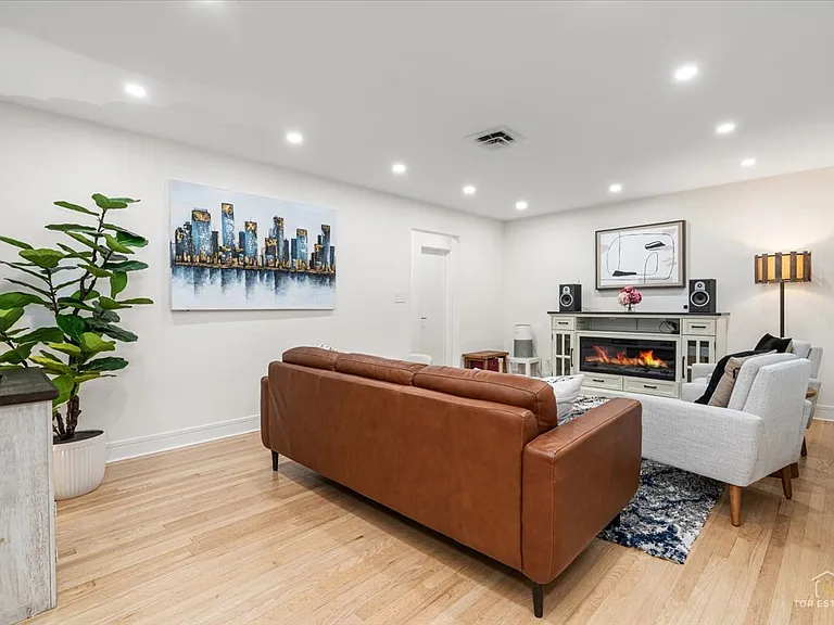 3521 Forest Ave — Photo 6