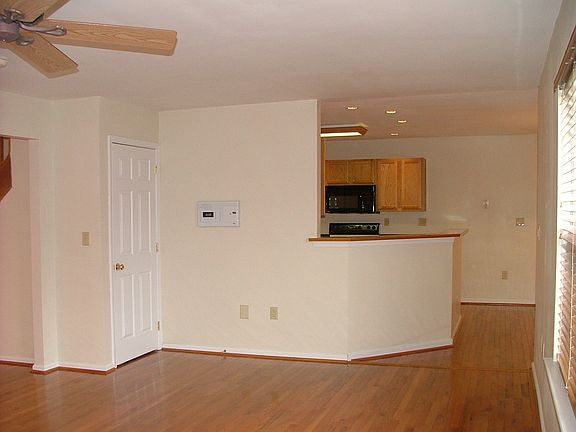 4th image of 120 Green Meadow Cir