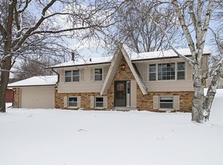 7381 Mariner Dr, Maple Grove, MN 55311