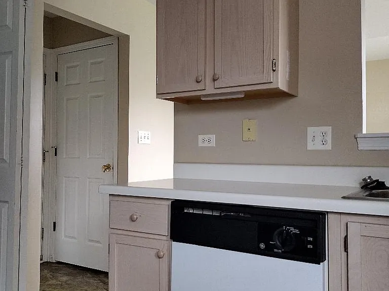 2159 Henning Pl — Photo 7