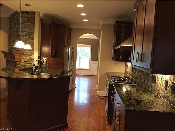 3rd image of 248 Windward Dr
