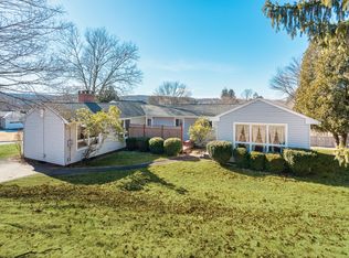 259 Prout Hill Rd, Middletown, CT 06457