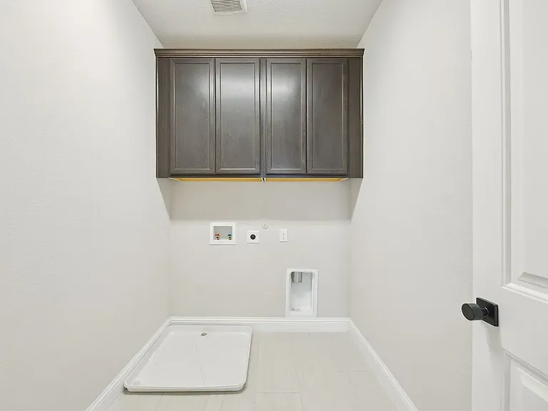 9814 Gristmill Ln — Photo 13