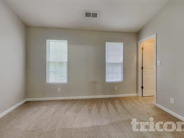 1017 Woodland Pointe Dr — Photo 7