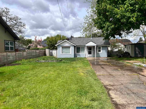 255 24th St NE, Salem, OR 97301