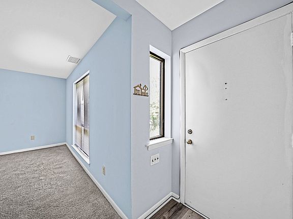 2nd image of 8 Wyndham Ct