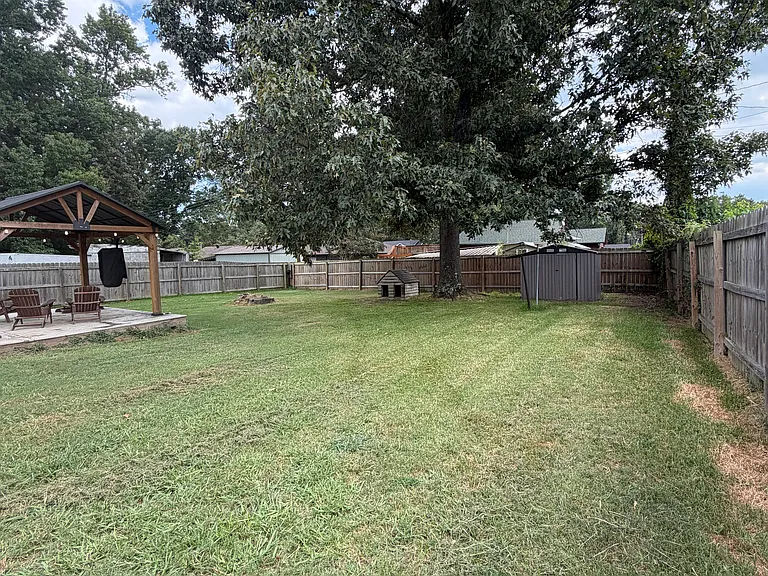 104 Cottonwood Ave — Photo 6
