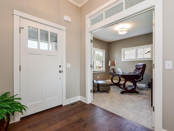 3rd image of 4074 Maybeck Dr NE