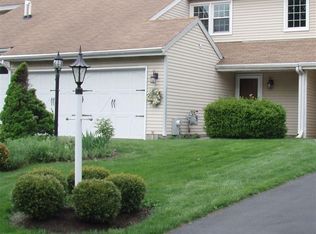 27 Grant Hill Ct, Clifton Park, NY 12065