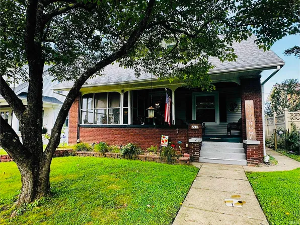 217 NE 9th St, Washington, IN 47501