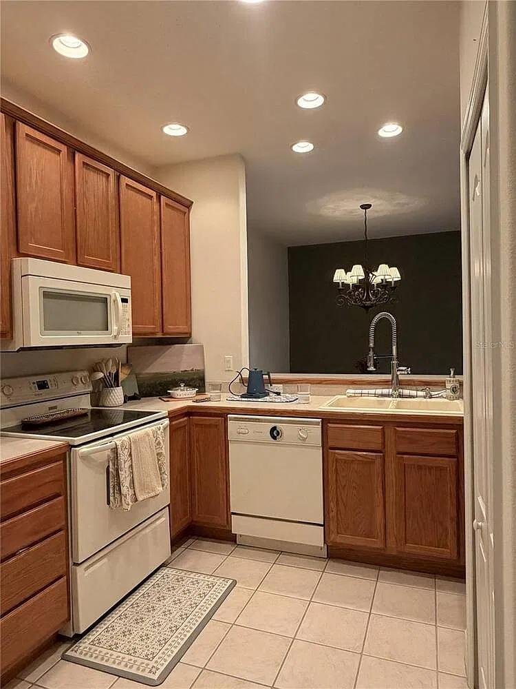 2 bed, 2.0 bath, 1265 sqft, $2,200 — Photo 3