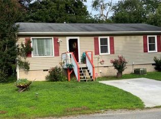 4048 Gordon Ct, Winston Salem, NC 27104