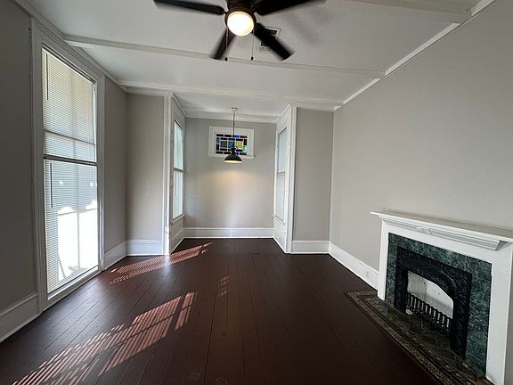 2nd image of 943 Cole St APT 1