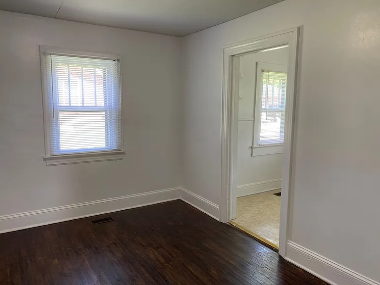 1317 Highland Dr — Photo 5