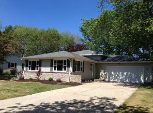 729 Maple Ln, Crown Point, IN 46307