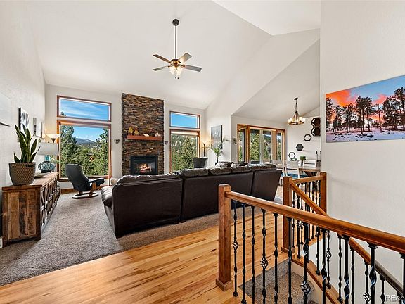 5th image of 21 Hummingbird Court