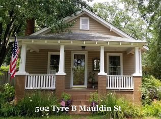502 Tyre B Mauldin St, Walhalla, SC 29691