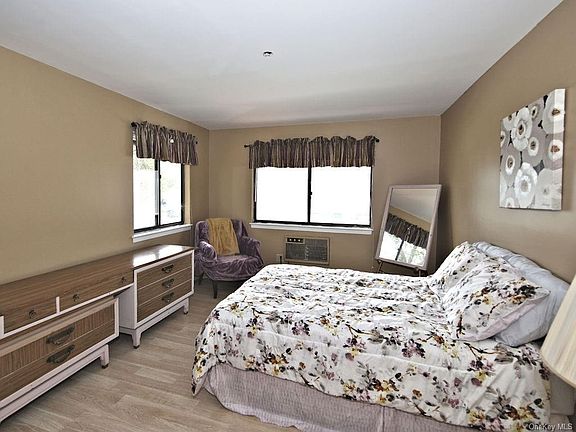 5th image of 40 Cambridge Ave #201
