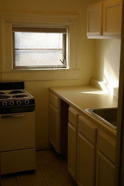 1st image of 403 E Farnum Ave APT 3