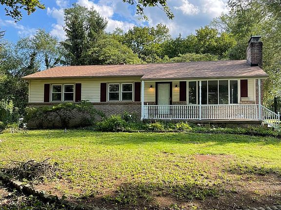 2nd image of 104 Linden Ln