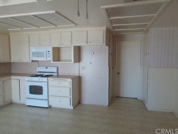4th image of 25117 Jaclyn Ave