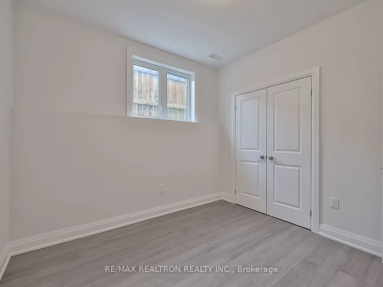 101 Sophia St W — Photo 11