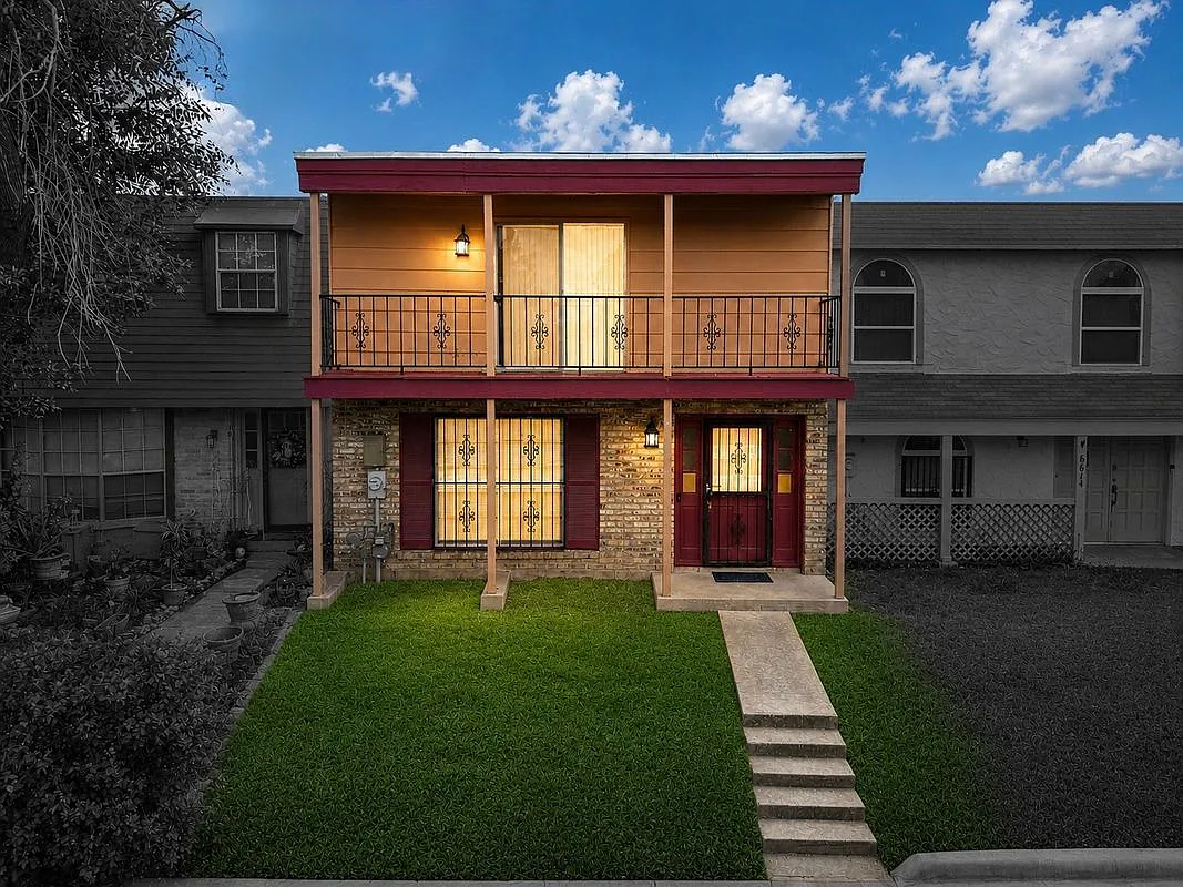 3 bed, 2.5 bath, 1584 sqft, $1,550 — Photo 2